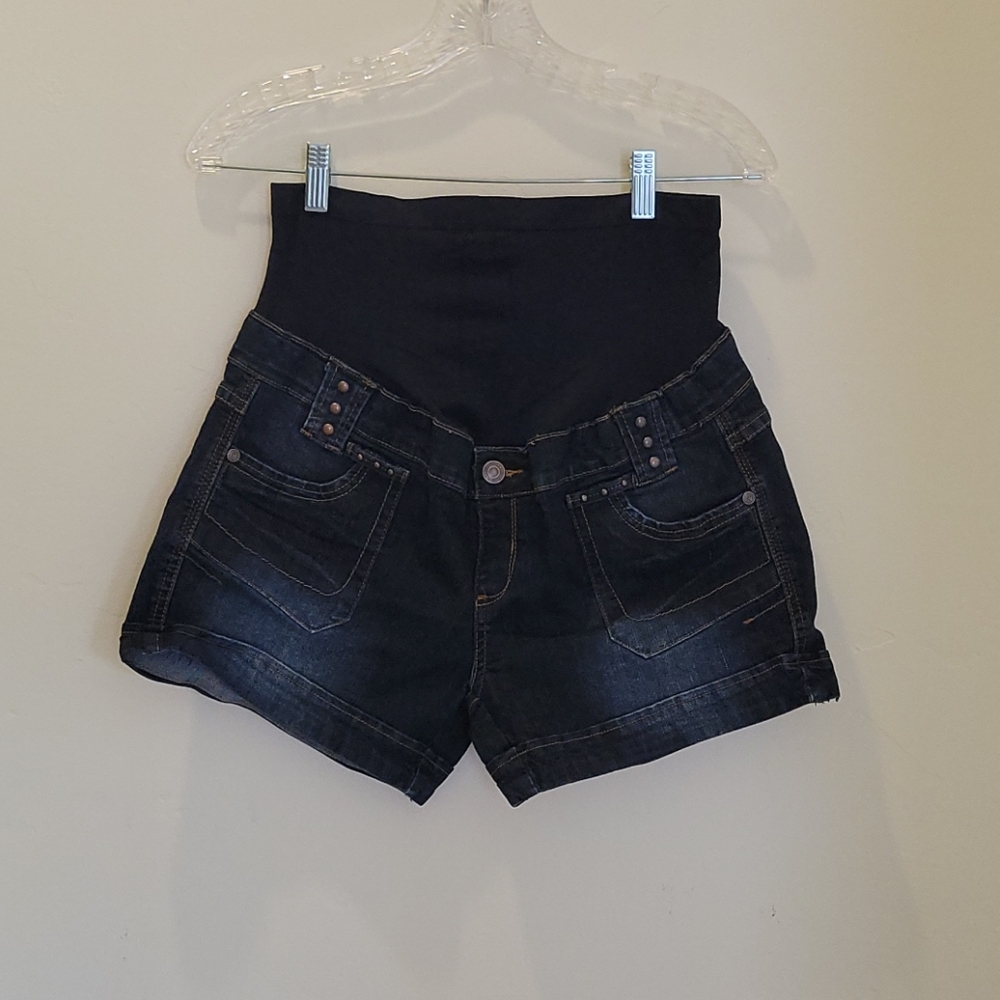 Maternity shorts